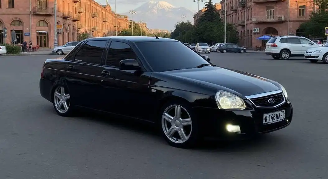 Продажа автомобиля 2012 года в отличном состоянии