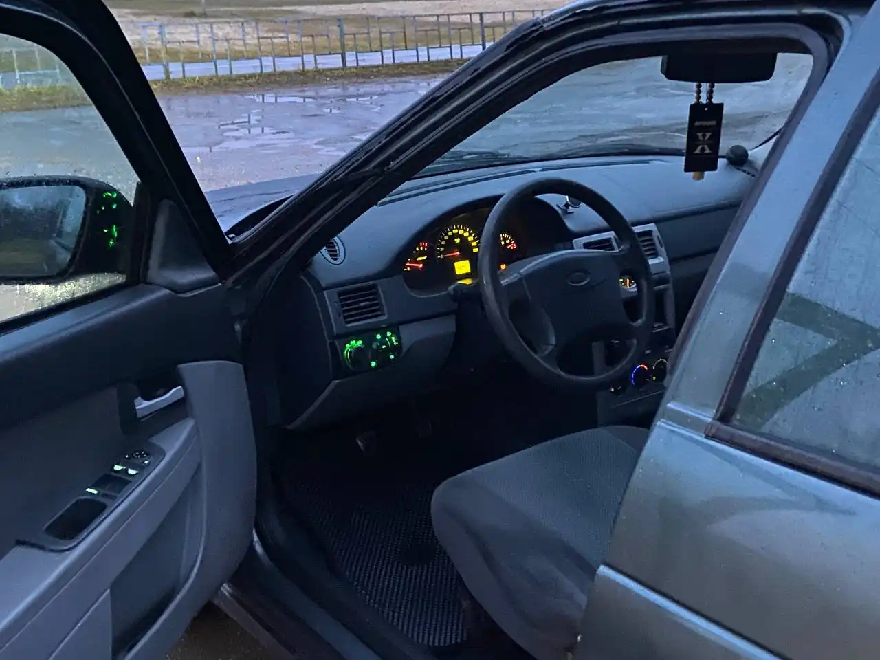 Продажа автомобиля 10 года выпуска