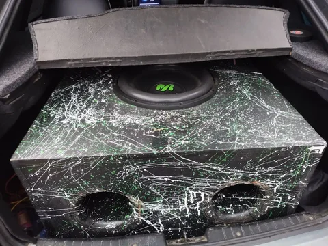 Продам короб с сабом на гарантии - Авто в Нижний Новгород