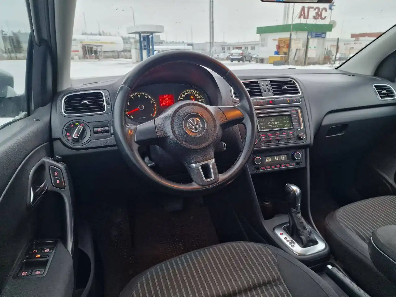 Продажа Volkswagen Polo 2013 года с автоматом