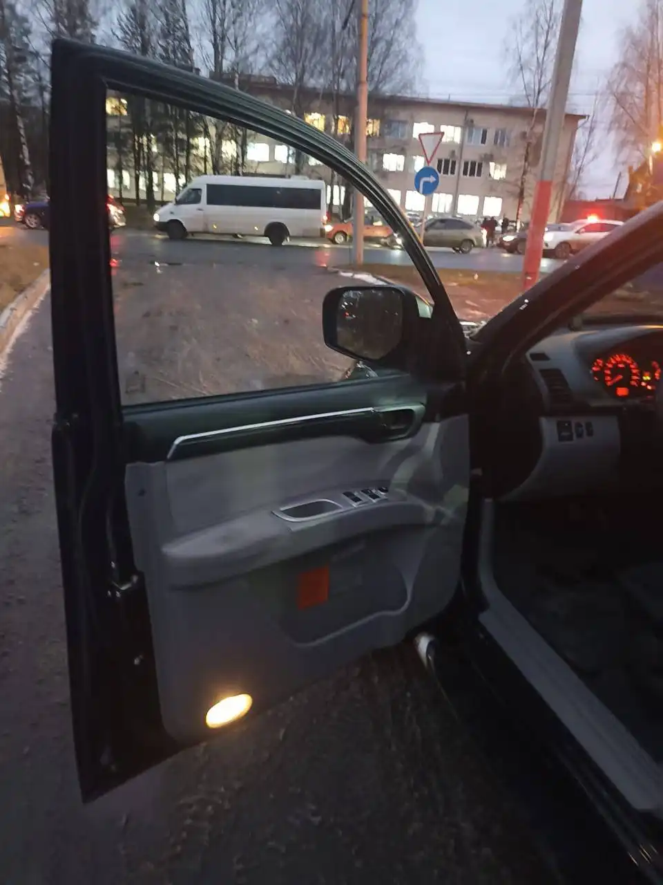 Продажа Mitsubishi Pajero Sport 2014 года в отличном состоянии