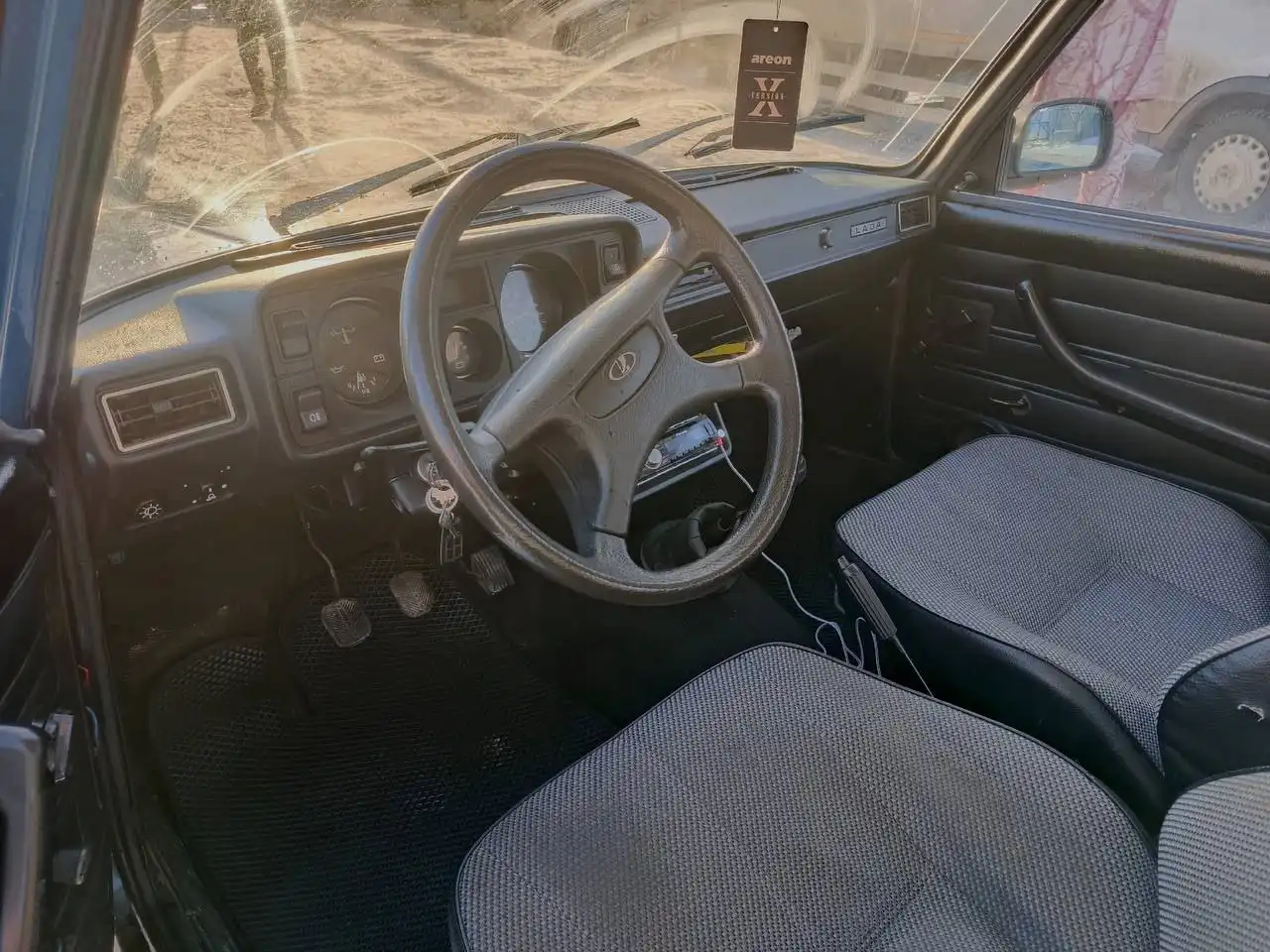 Продажа автомобиля с документами и зимней резиной