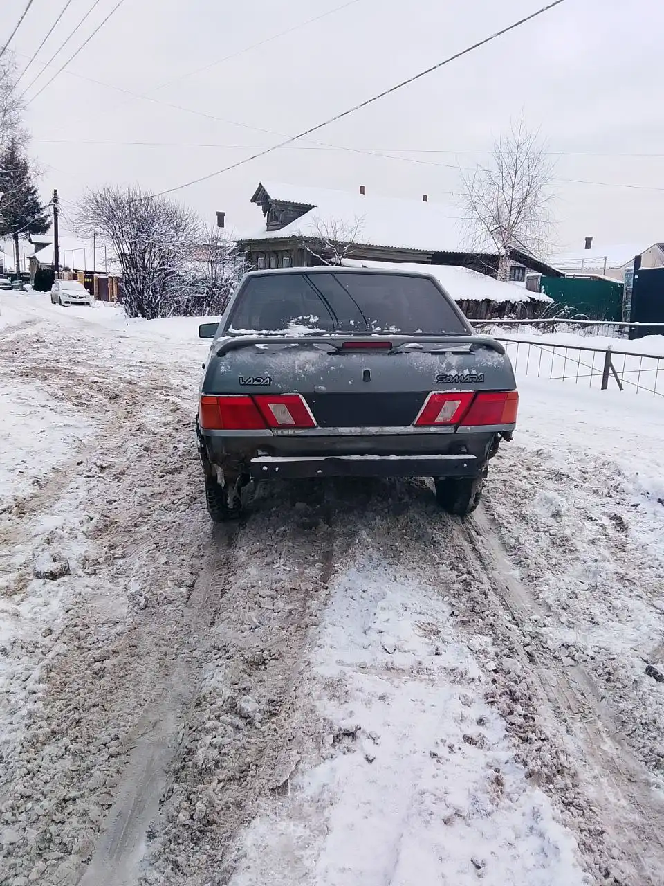 ВАЗ 2105 с документами, мотор стучит, не на ходу