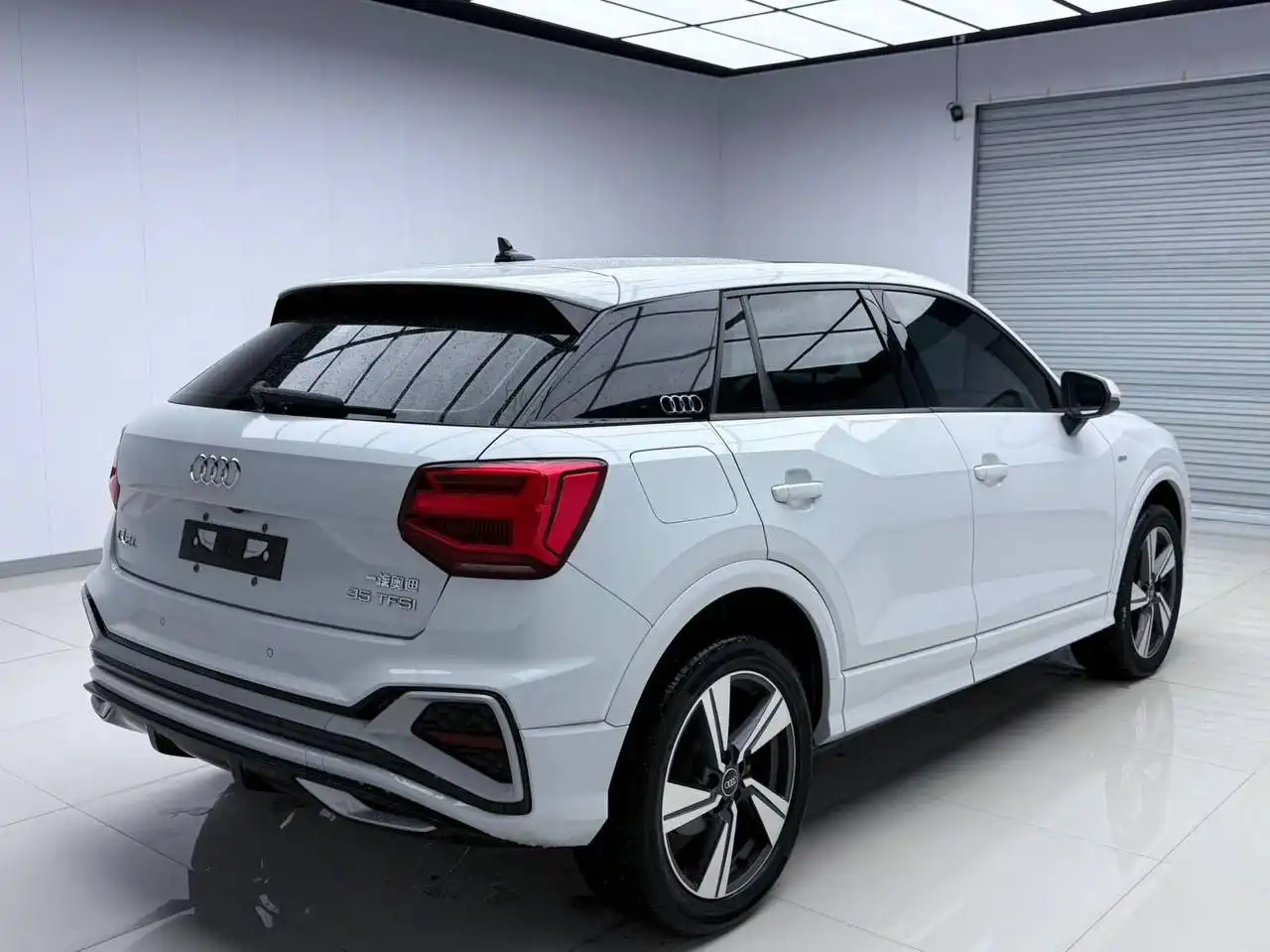 Audi Q2L-HIGH-DCT 2021 года с пробегом 13 355 км
