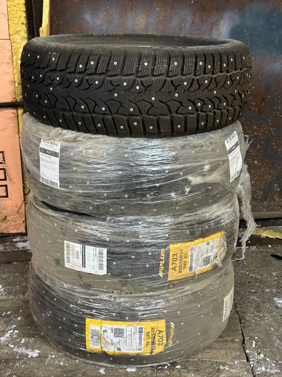 Продам комплект новой резины Aplus A703 205/55 R16 94T - Шины и диски (Авто) в Нижний Новгород