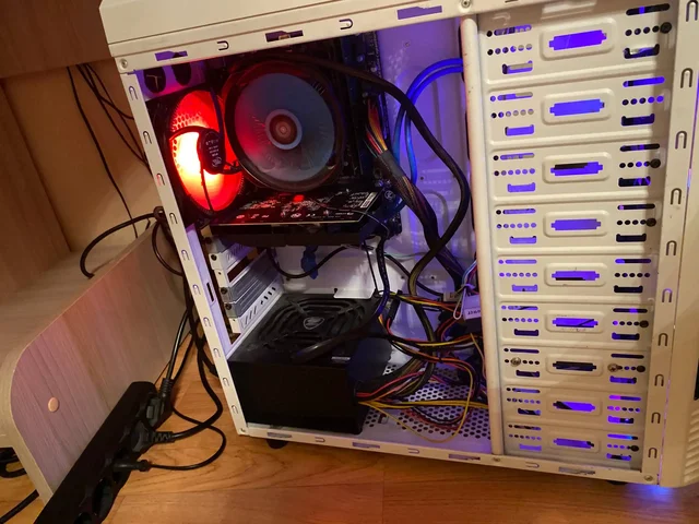 Компьютерные комплектующие: видеокарта 1030, процессор AMD A8 7600, SSD 512GB, ОЗУ 12GB - Бытовая техника в Нижний Новгород