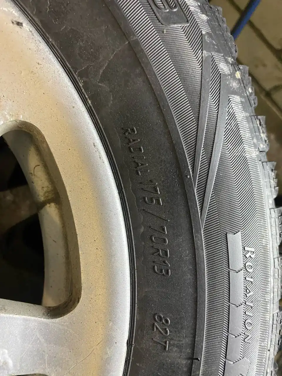 Продам колеса и диски ВАЗ 2105 - Колеса и диски (Запчасти) в Нижний Новгород