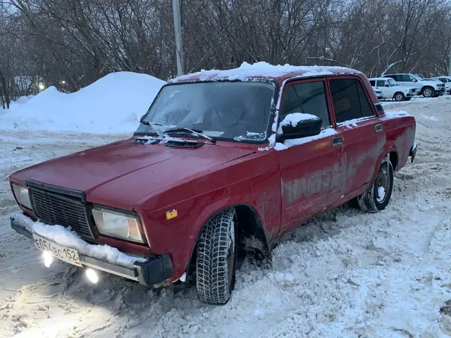 ВАЗ 2105 1992 года с карбюратором и ГУР - Автозвук в Нижний Новгород