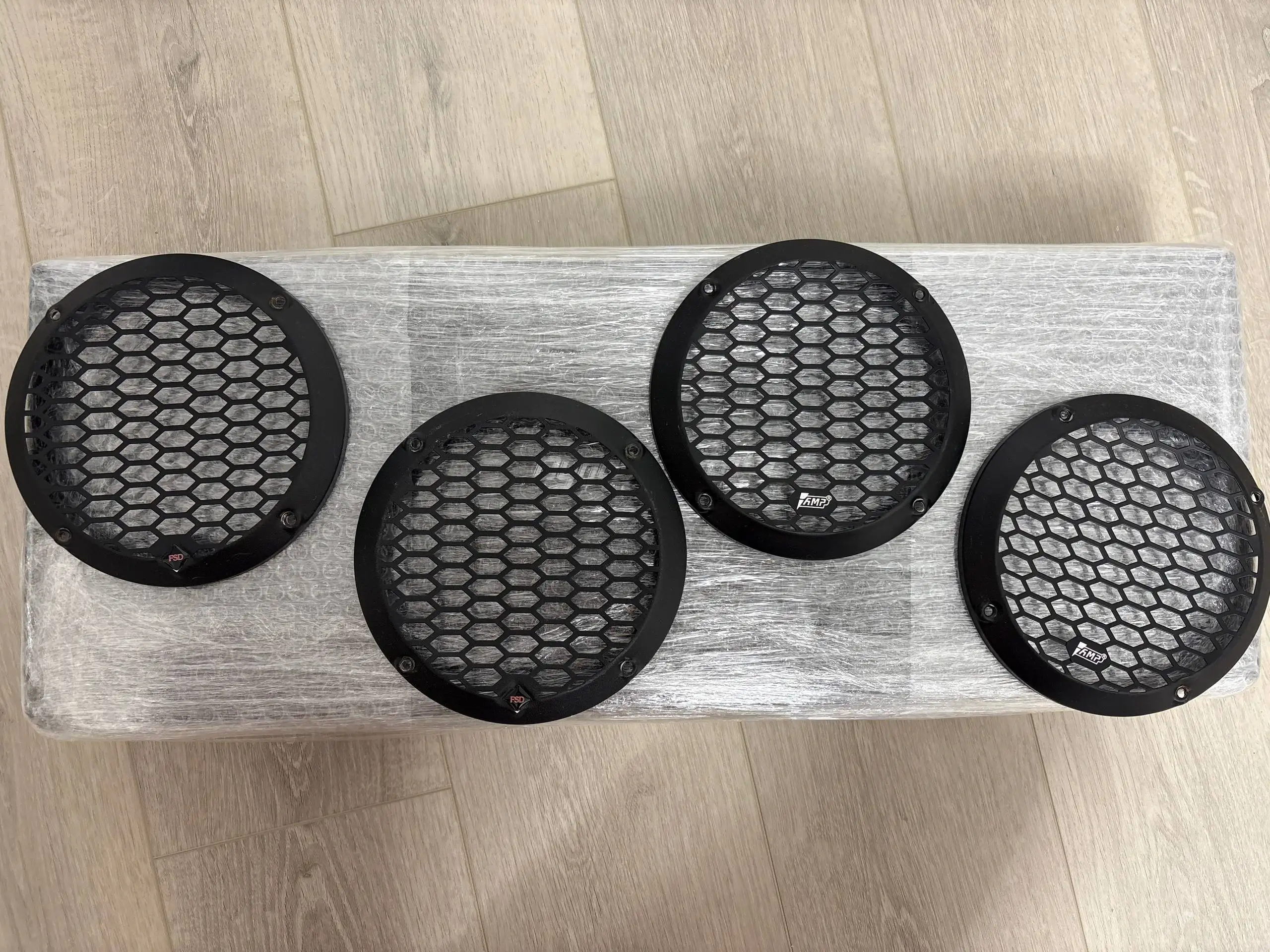 Продажа защитных сеток и сабвуфера - Аудиотехника (Авто) в Кстово