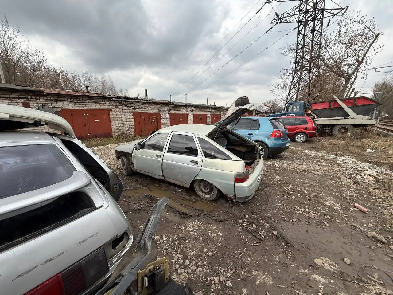 Продажа запчастей и кузова автомобиля - Кузовные детали (Запчасти) в Нижний Новгород