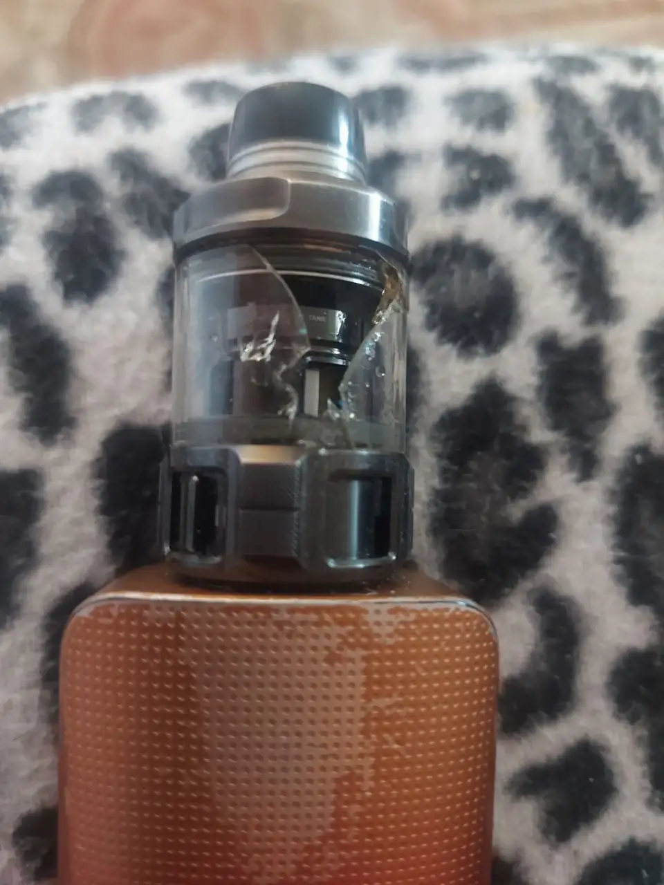 Продажа Vaporesso Gen 200 с неисправным баком - Вейпы и электронные сигареты (Электроника) в Челябинск