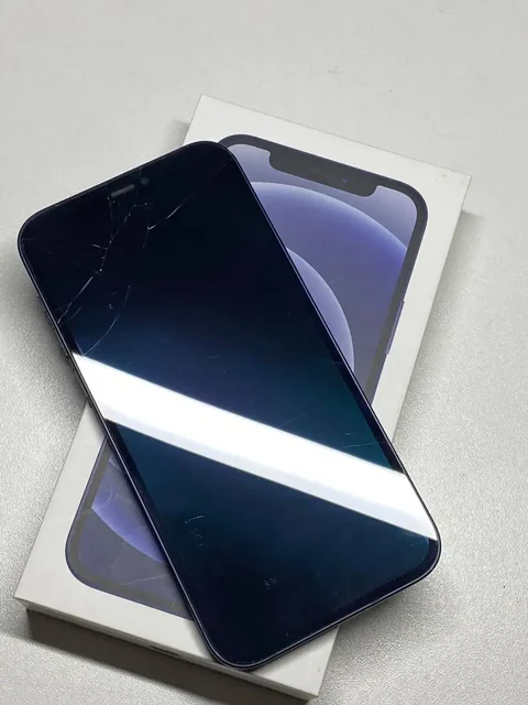 iPhone 12 с разбитым экраном - Роботы-пылесосы в Челябинск