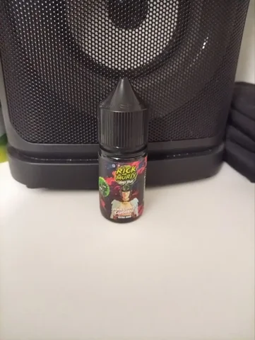 Продам жижу, вкус гранат смородина - Электронные сигареты и аксессуары в Челябинск