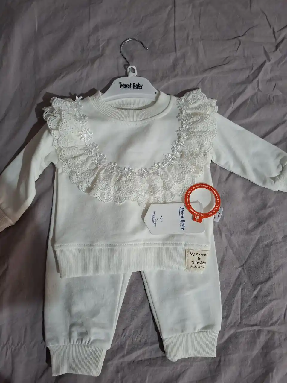 Продажа новых костюмов для малышей