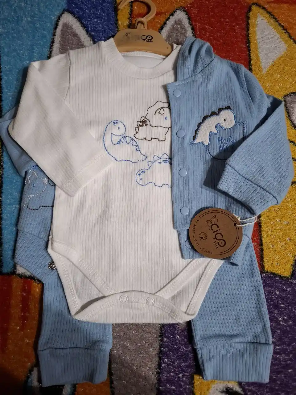 Продажа новых костюмов для малышей