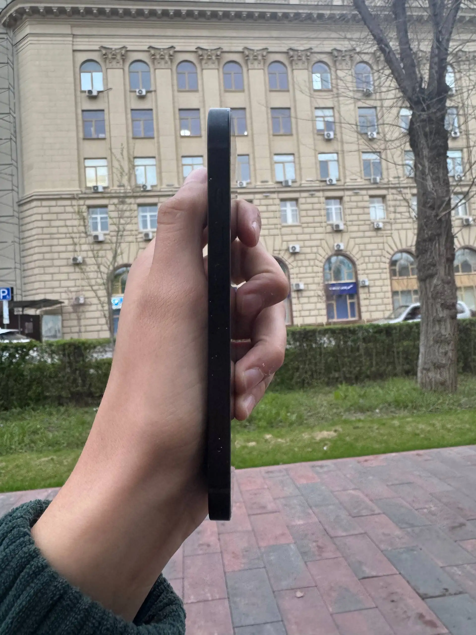 iPhone 13 128гб с заменённым экраном и задним стеклом - Смартфоны (Электроника) в Волгоград