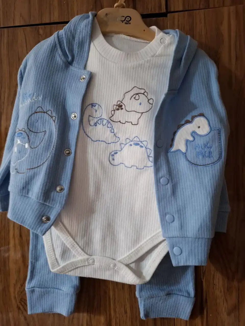 Продажа одежды для малышей