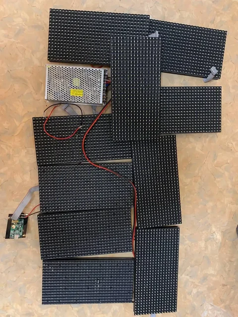 Бегущая строка белая с проводами и блоками - Антенны в Волгоград