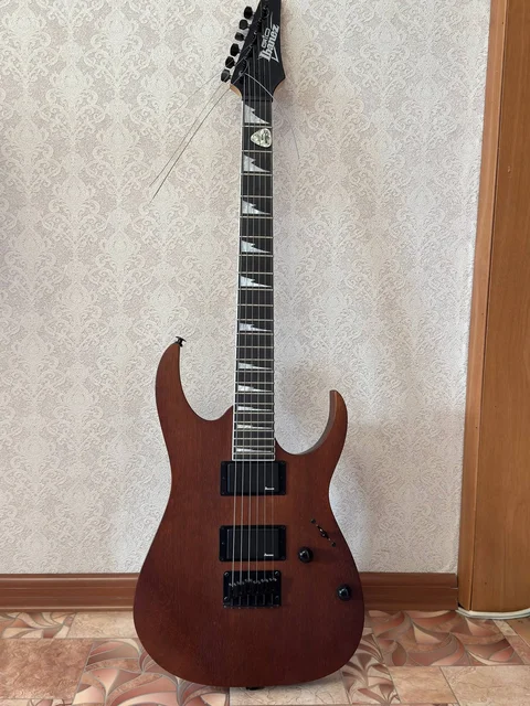 Продам гитару Ibanez и комбик Stagg 10GA - Спорттовары в Волгоград