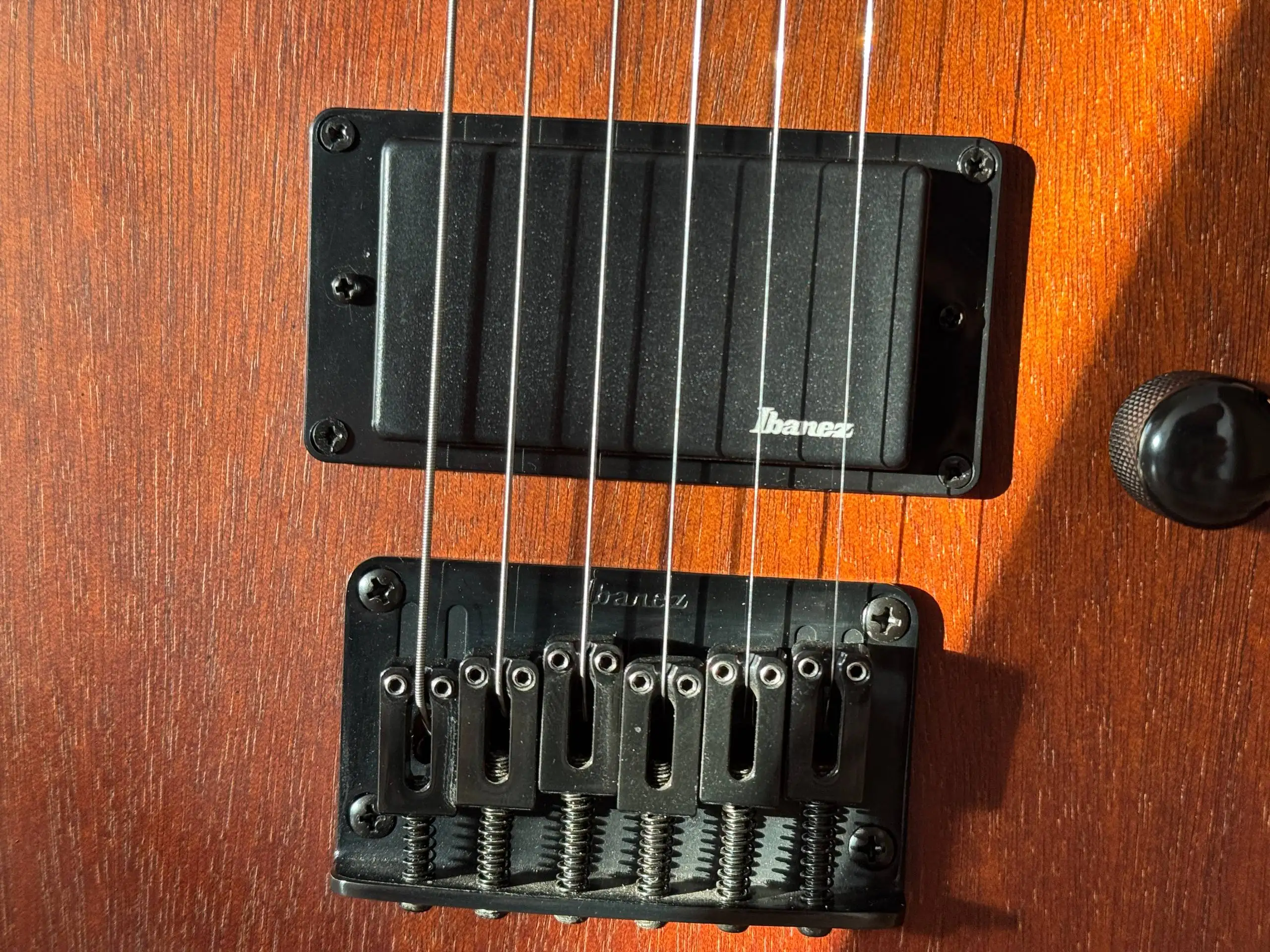 Продам гитару Ibanez и комбик Stagg 10GA - Музыкальные инструменты (Хобби и отдых) в Волгоград