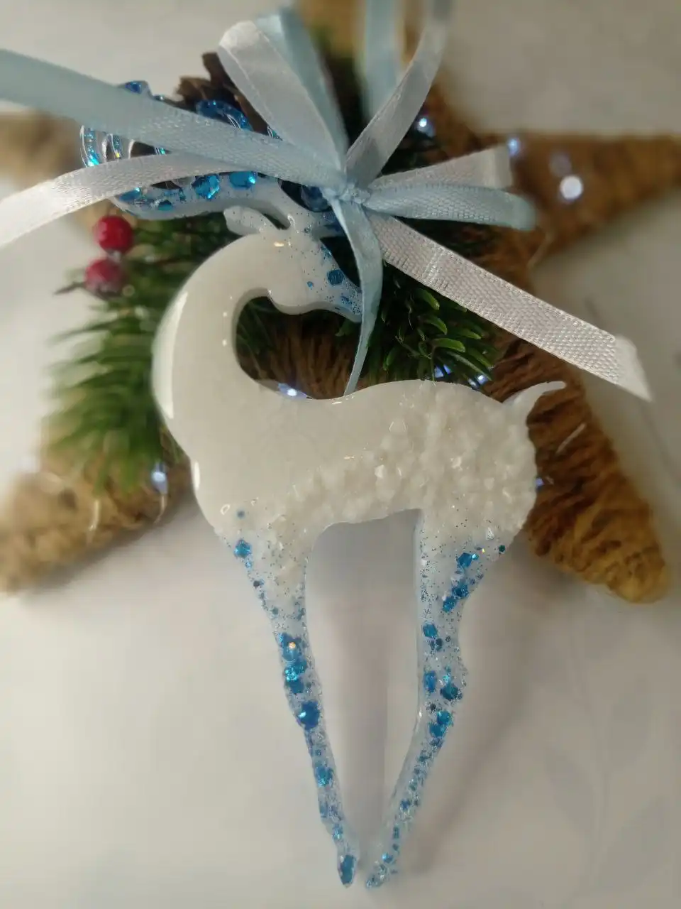 Уникальные елочные игрушки из эпоксидной смолы