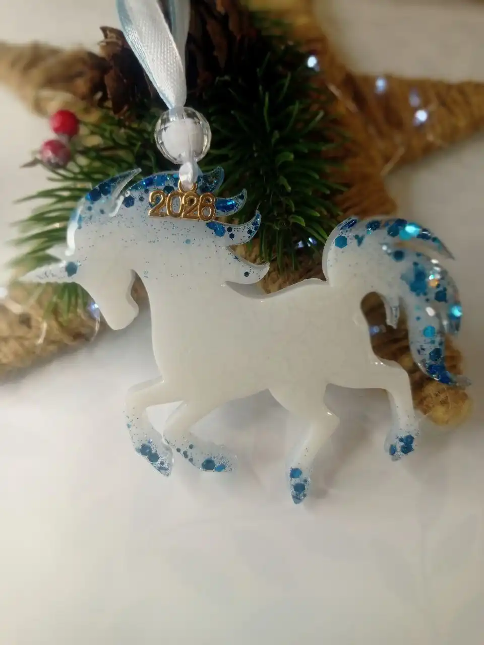 Уникальные елочные игрушки из эпоксидной смолы