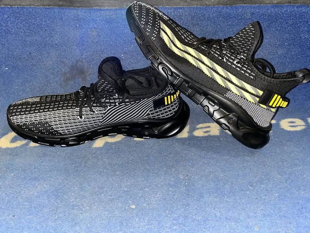 Новые кроссовки Yezzy 43-44 - Одежда в Волгоград