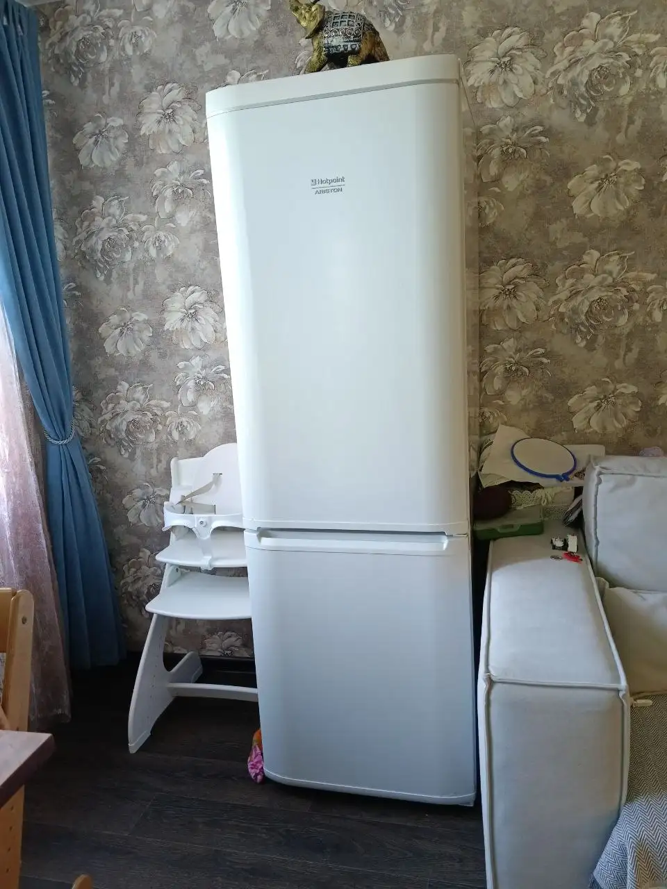 Холодильник Hotpoint Ariston - Крупная бытовая техника (Электроника) в Волгоград