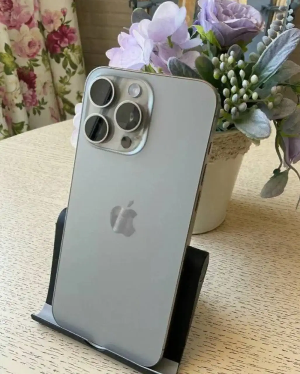 Продажа iPhone с дефектами в комплекте с Apple Watch - Смартфоны и аксессуары (Электроника) в Волгоград