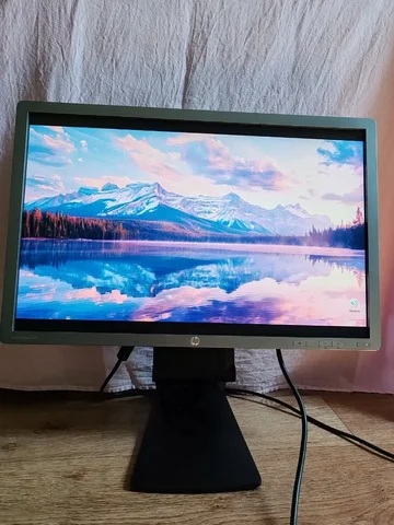 HP Elitedisplay E241i монитор - Пауэр банки в Волгоград