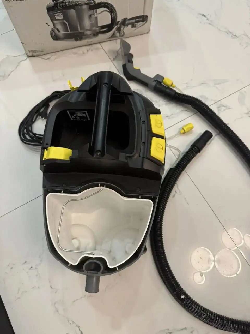 Моющий пылесос Karcher Puzzi 8/1 - Уборка (Для дома и дачи) в Волгоград