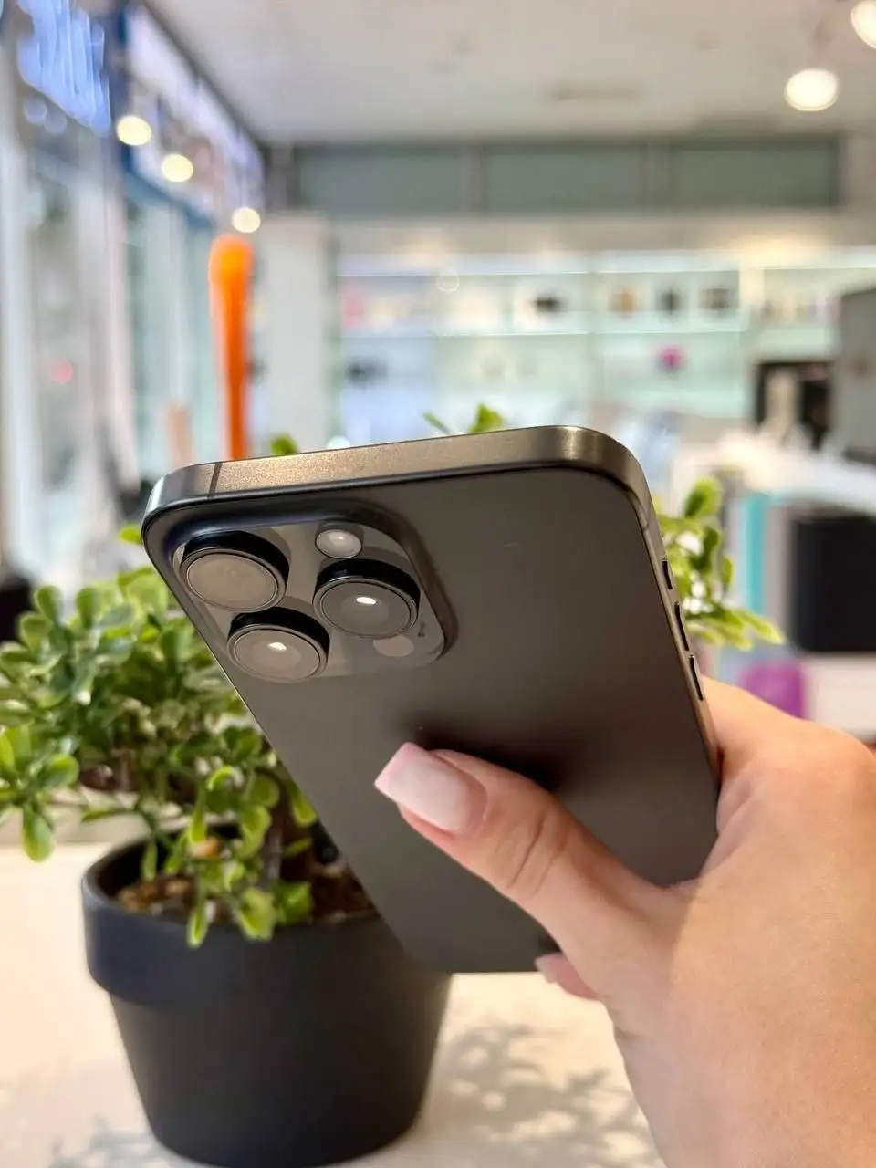 Продаю iPhone 15 Pro Max 256Gb Black Titanium - Смартфоны и гаджеты (Электроника) в Волгоград