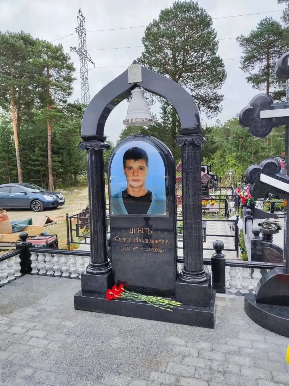 Услуги по изготовлению памятников и благоустройству могил 'под ключ' от компании Гранит - Ритуальные услуги (Услуги) в Волгоград
