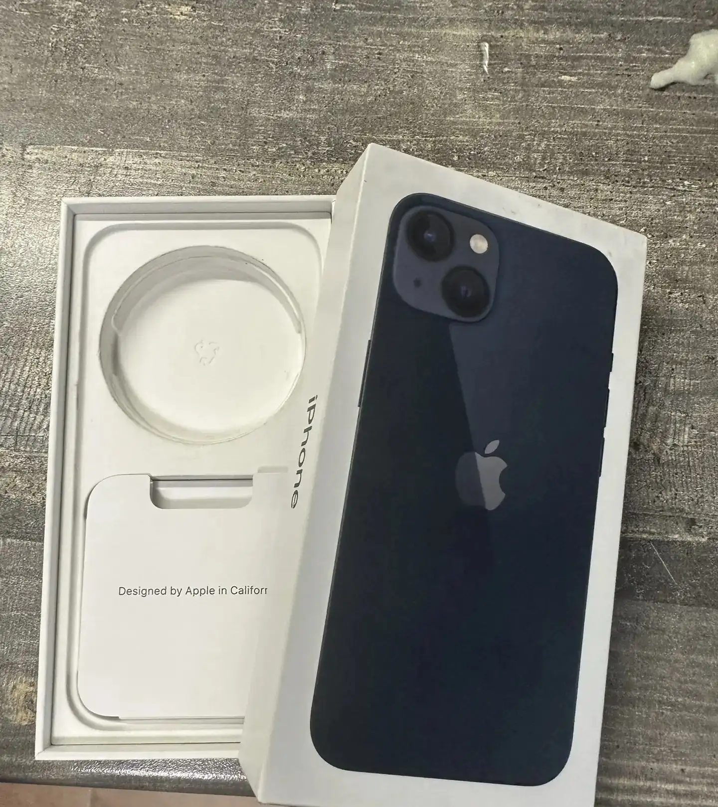 iPhone 13 128GB с заблокированным iCloud - Смартфоны и гаджеты (Электроника) в Волгоград