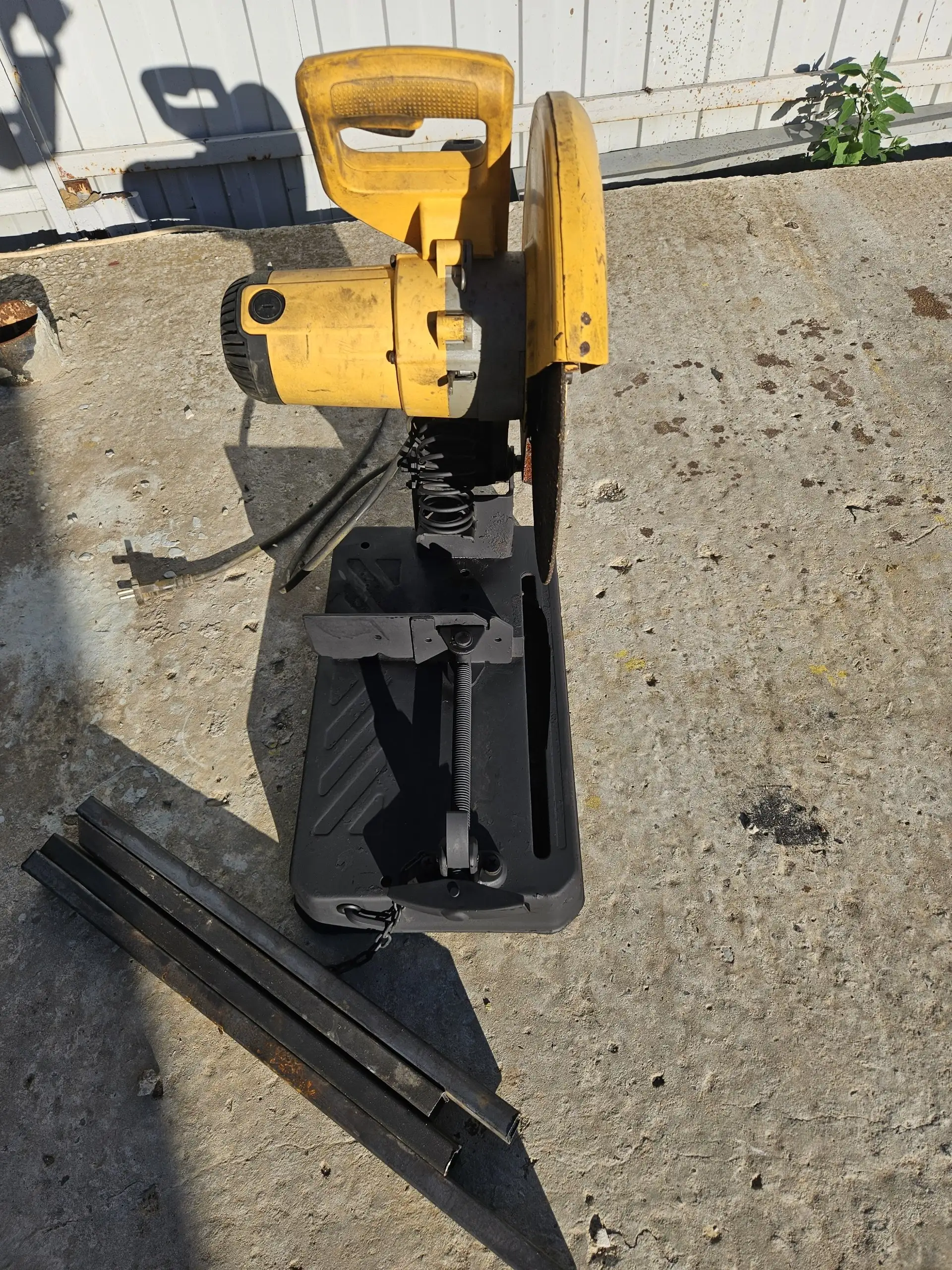 Dewalt в отличном состоянии - Электроинструменты (Инструменты) в Волгоград
