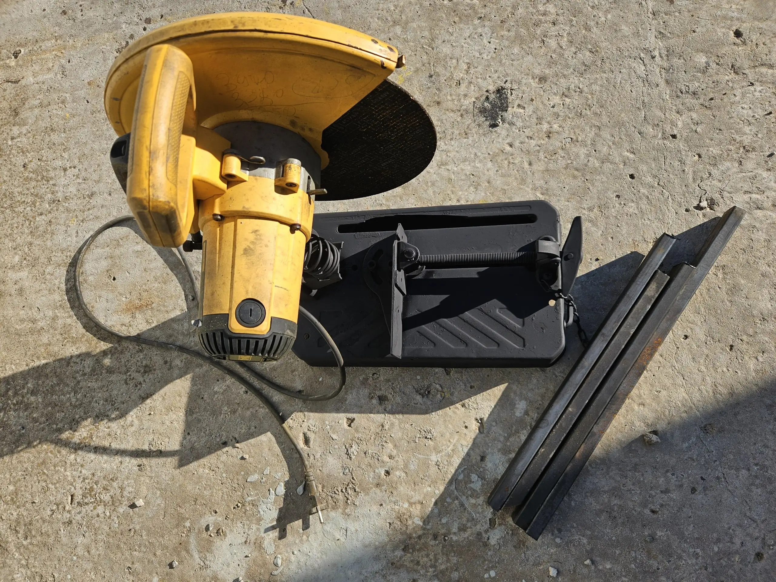 Dewalt в отличном состоянии - Электроинструменты (Инструменты) в Волгоград