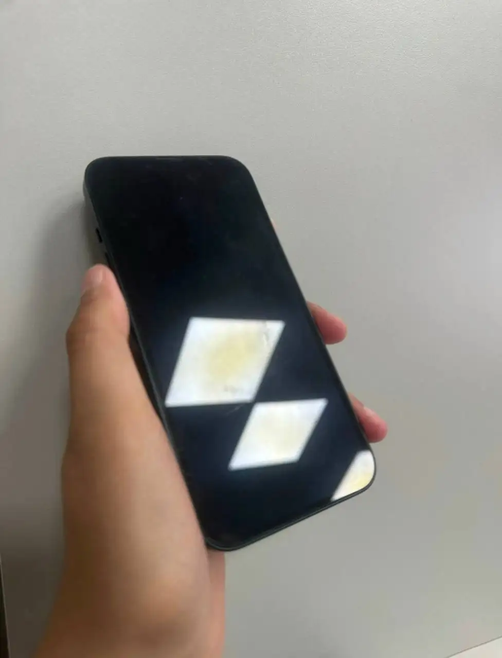 iPhone 13 128GB заблокирован - Смартфоны и телефоны (Электроника) в Волгоград