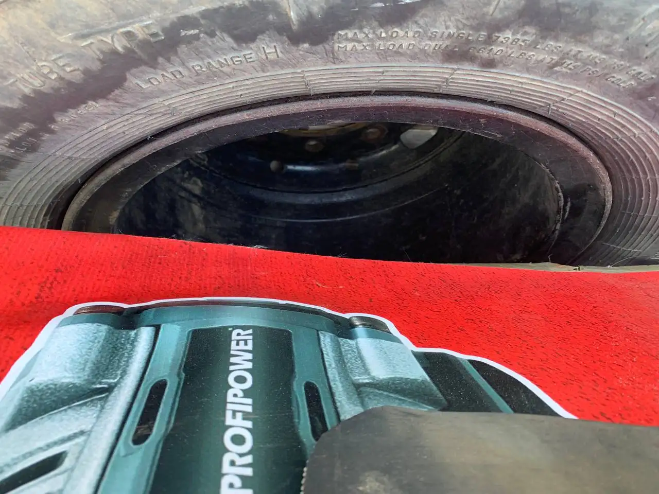 Продаю резину с дисками 315/80R20, 5 шт - Шины и диски (Авто) в Волгоград