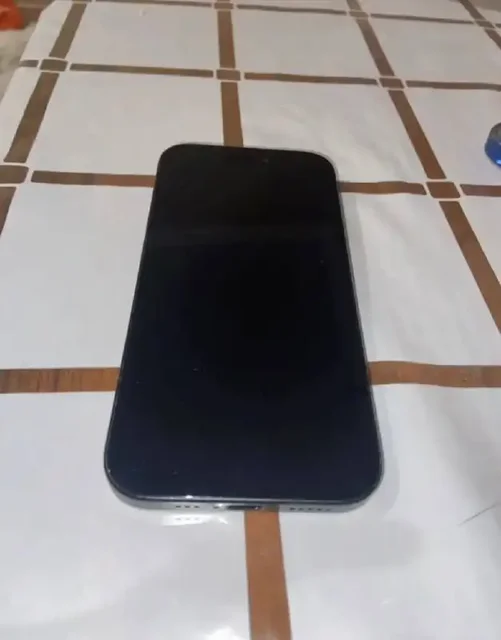 iPhone 15 256GB черный - Аксессуары для телефонов в Волгоград