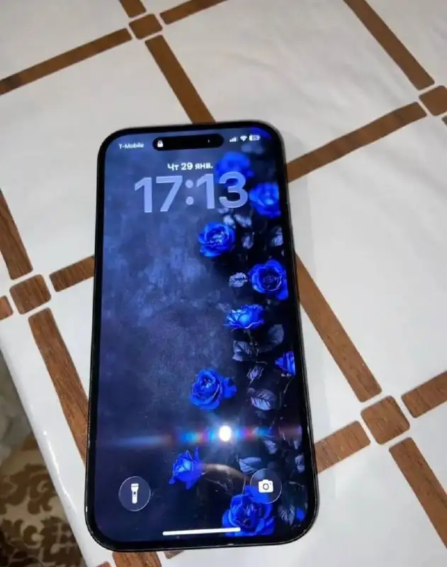 iPhone 15 256GB черный - Телефоны (Электроника) в Волгоград