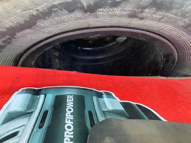 Продам резину с дисками 315/80 R20, 5 штук - Легковые авто в Волгоград