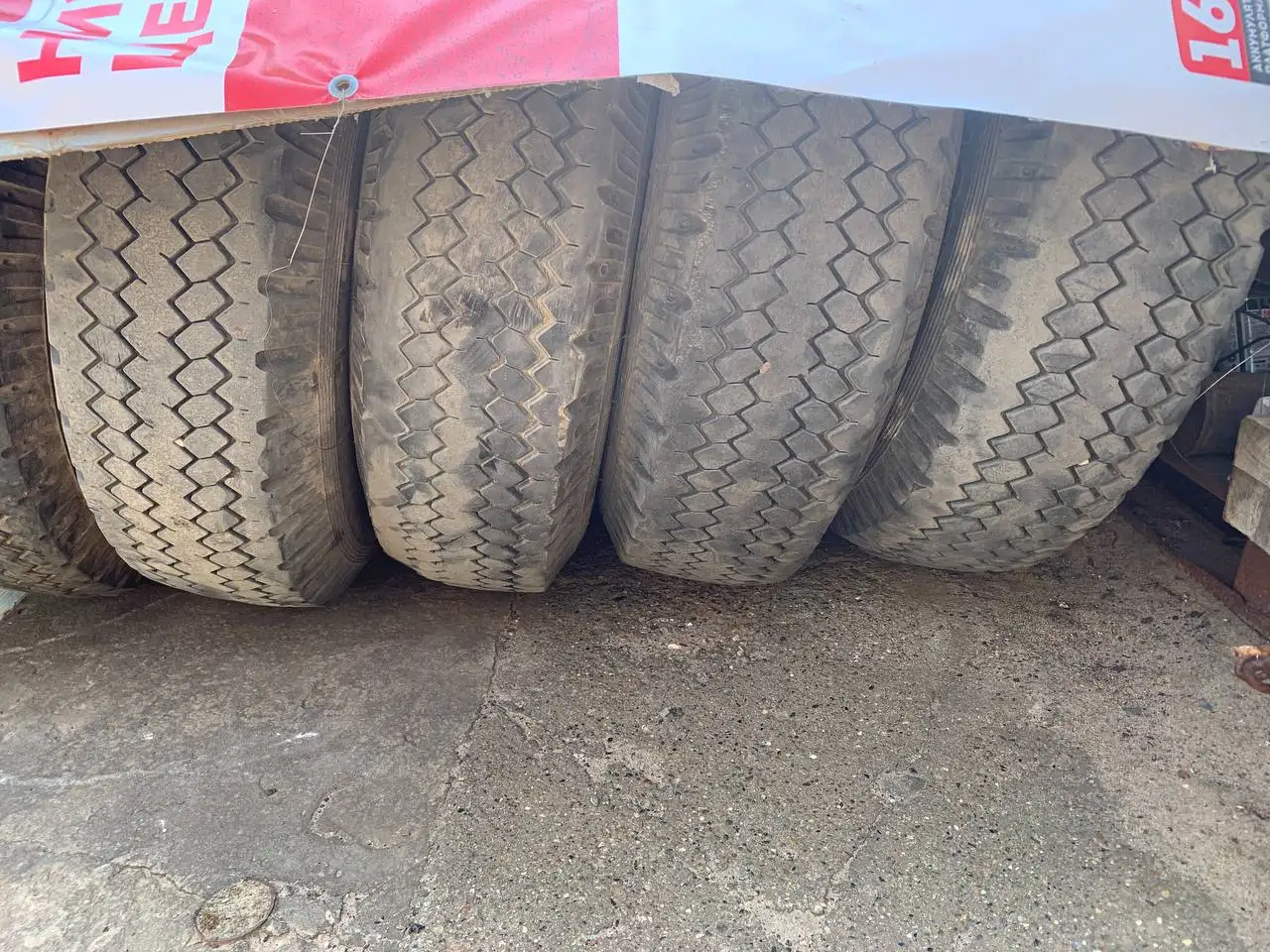 Продам резину с дисками 315/80 R20, 5 штук - Шины и диски (Авто) в Волгоград