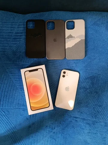 iPhone 12 белого цвета, цена 10500 руб. - Компьютеры и комплектующие в Волгоград