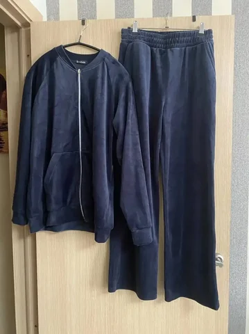Продам новый спортивный костюм, велюр, 48-50 размер - Одежда в Волгоград