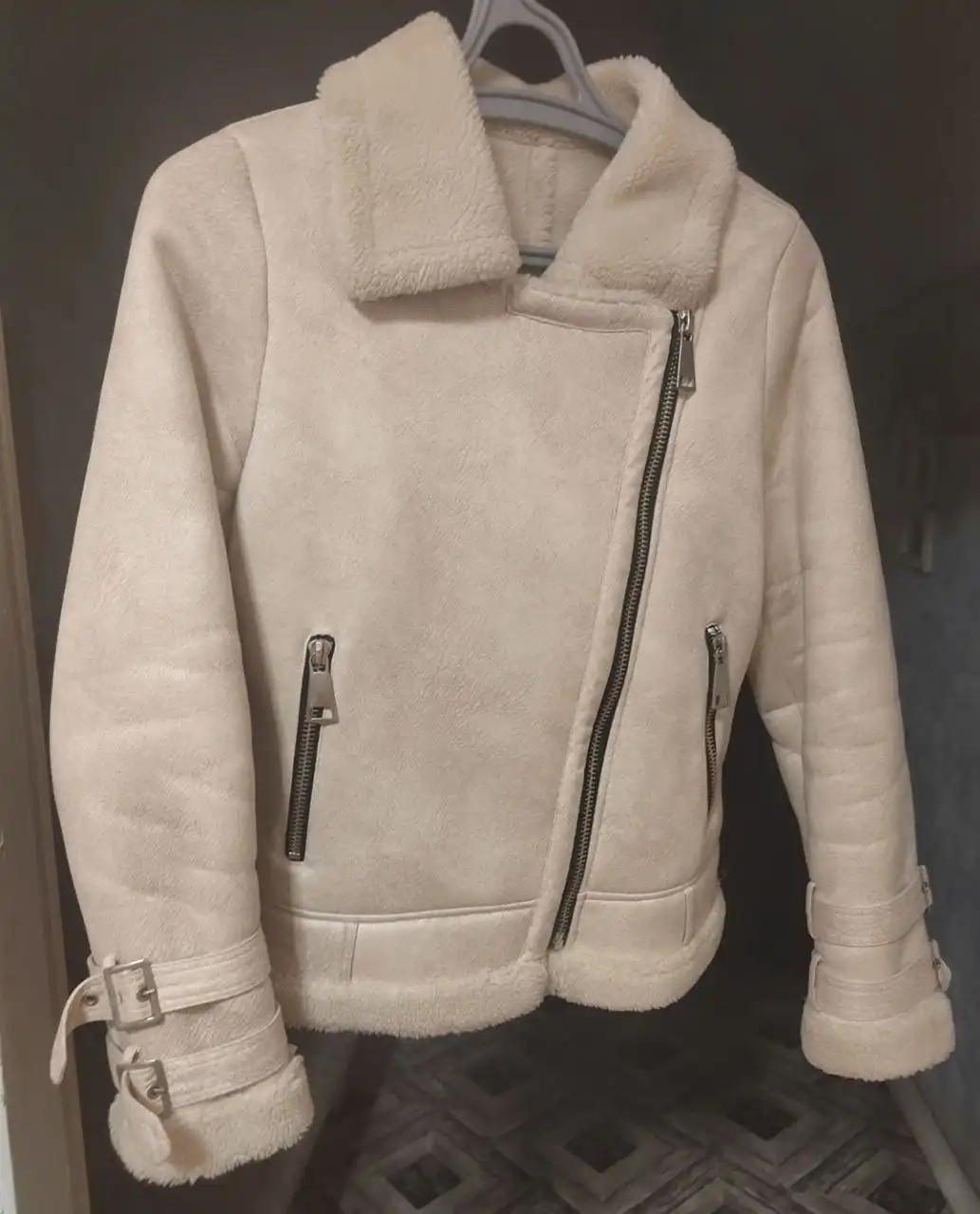 Продам вещи, носившиеся пару раз