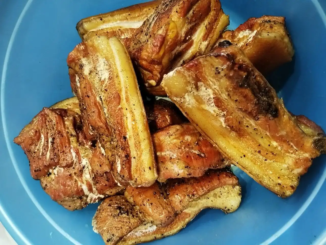 Продажа копчёной курицы и солений