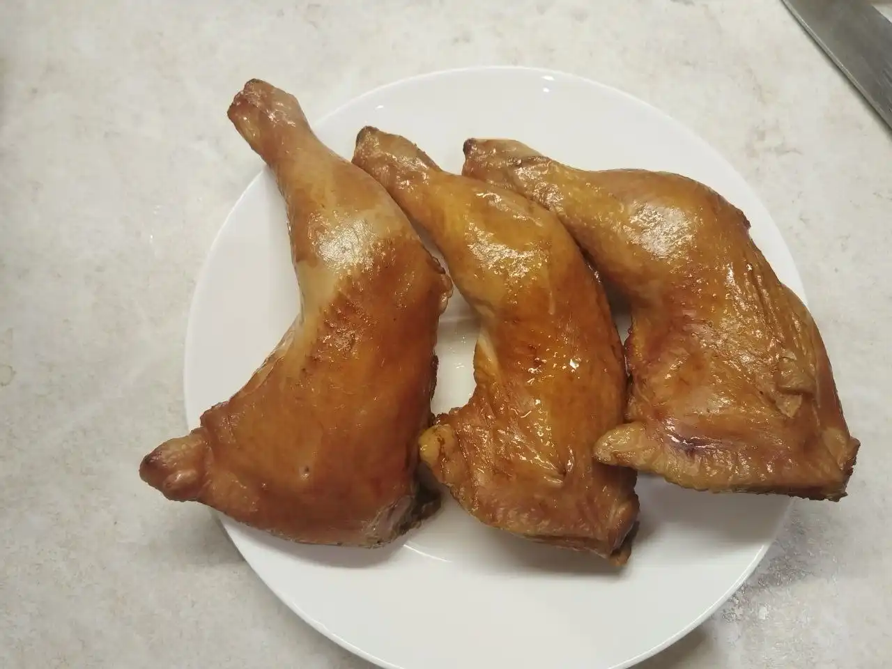 Продажа копчёной курицы и солений