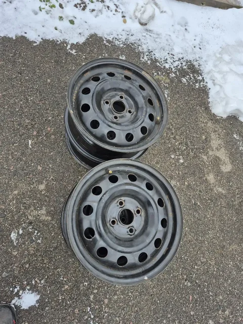 Диски R15 4×100 и баллоны в Волгограде - Авто в Волгоград