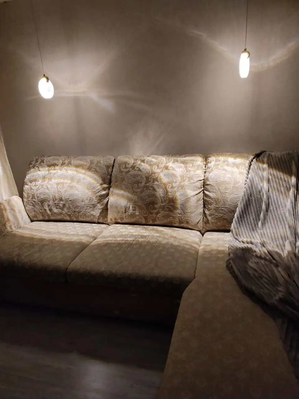 Продажа углового дивана с бельевым ящиком