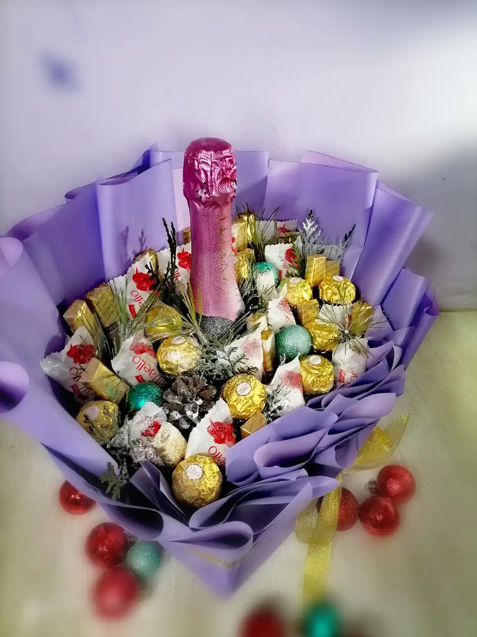 Конверт с конфетами Рафаэлло, Ферреро, Мерси и игристым